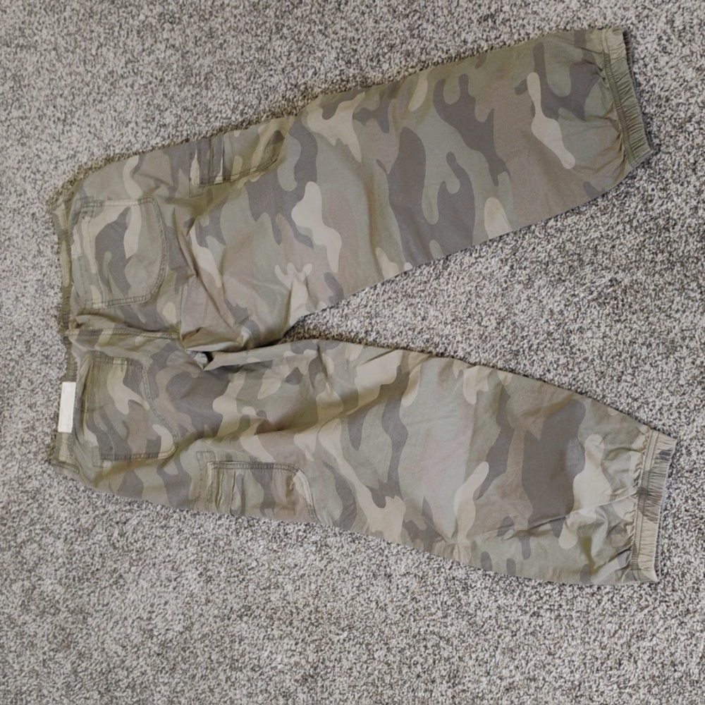 American Eagle Outfitters Camo Baggy Joggers - Picture 6 of 6